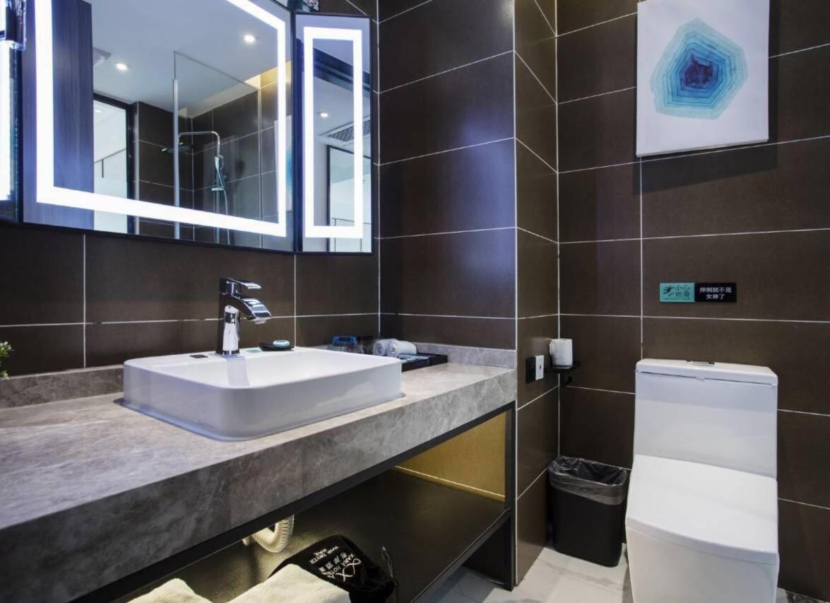 Xana Hotelle Guangzhou Exteriör bild